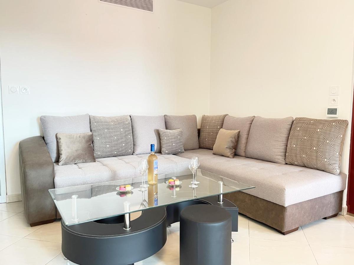 Tres Bel Appartement -Residence Avec Piscine Sur Le Toit Et Vue Panoramique Saint-Raphaël Zewnętrze zdjęcie