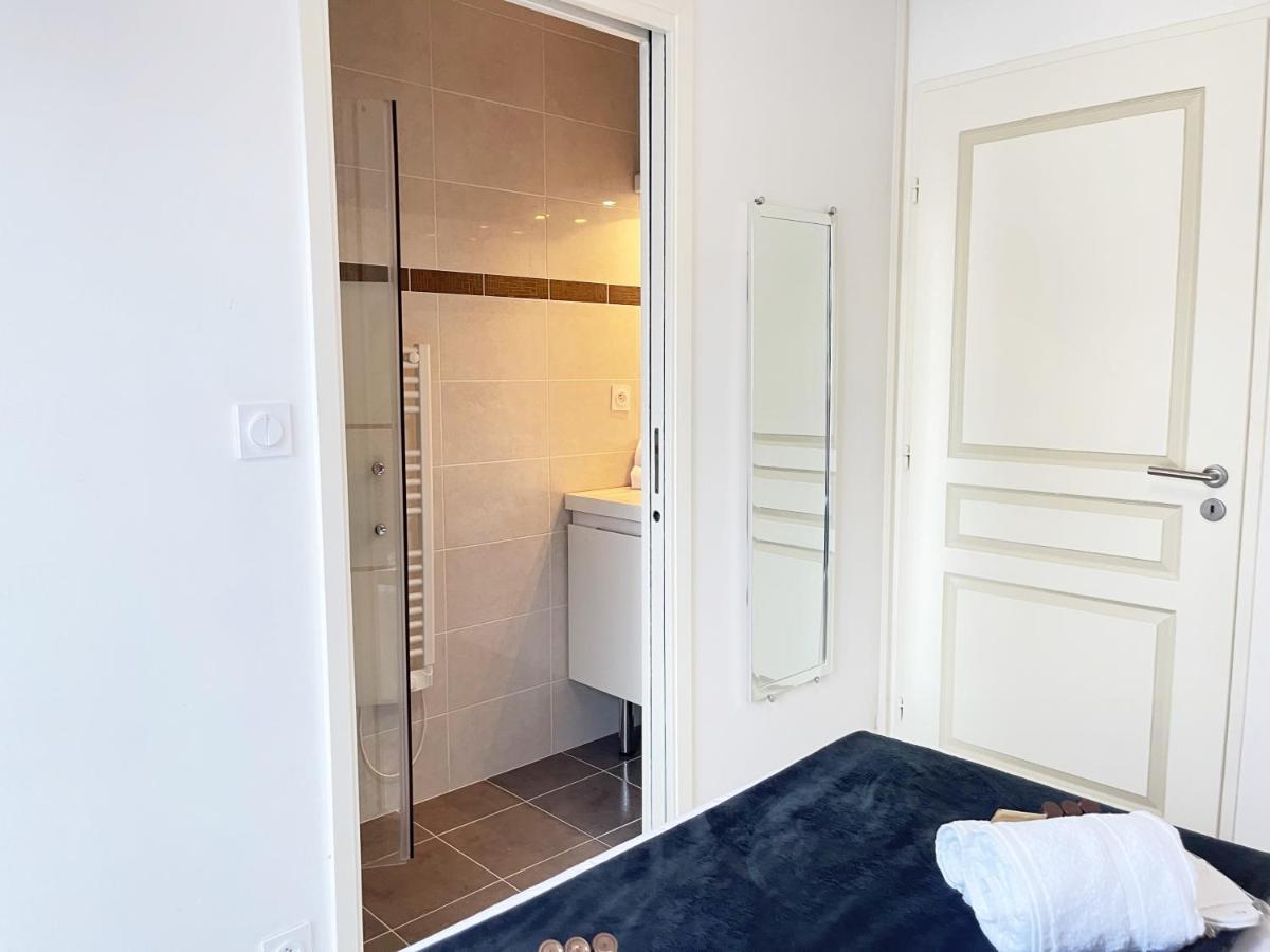 Tres Bel Appartement -Residence Avec Piscine Sur Le Toit Et Vue Panoramique Saint-Raphaël Zewnętrze zdjęcie