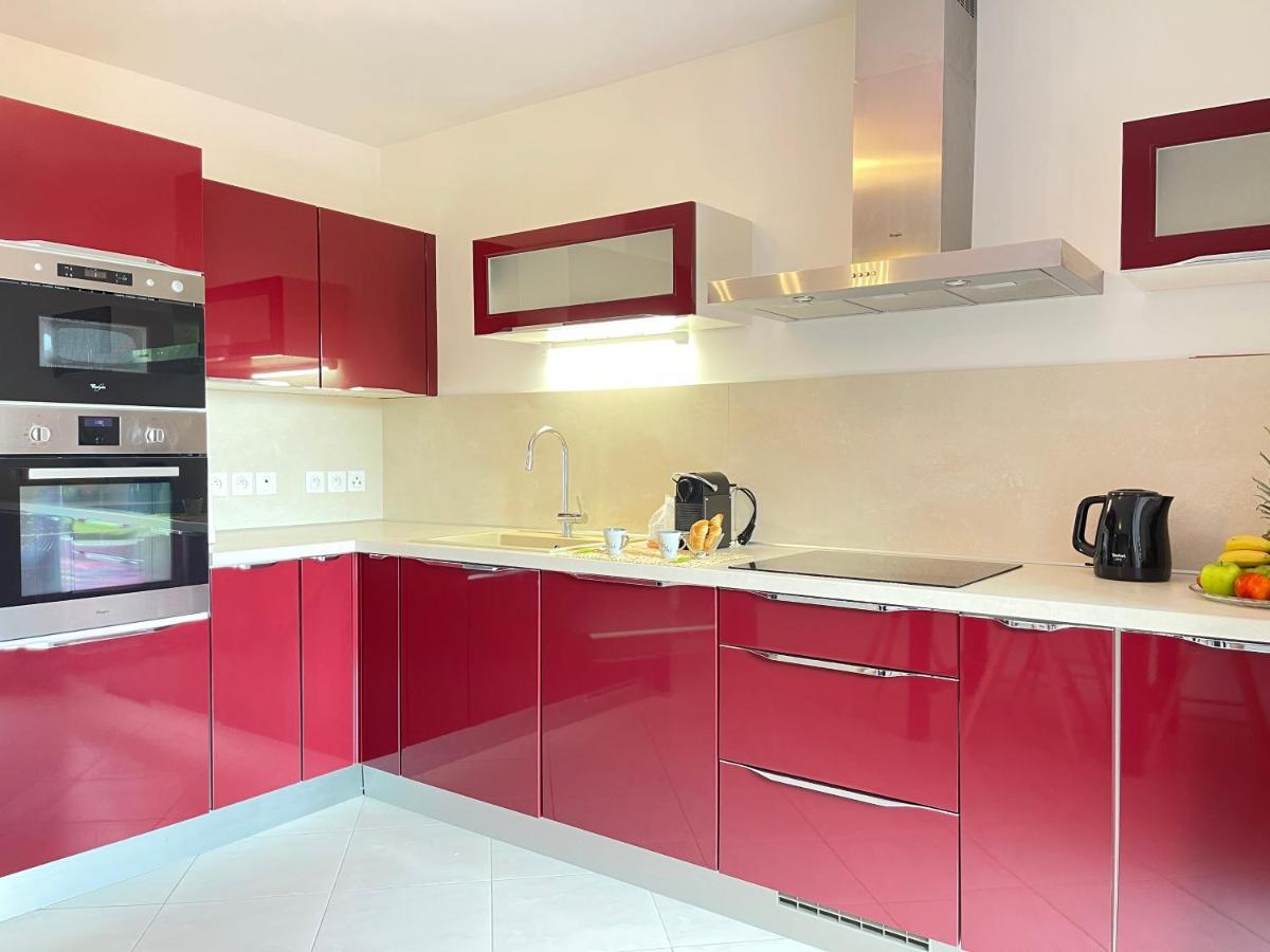 Tres Bel Appartement -Residence Avec Piscine Sur Le Toit Et Vue Panoramique Saint-Raphaël Zewnętrze zdjęcie