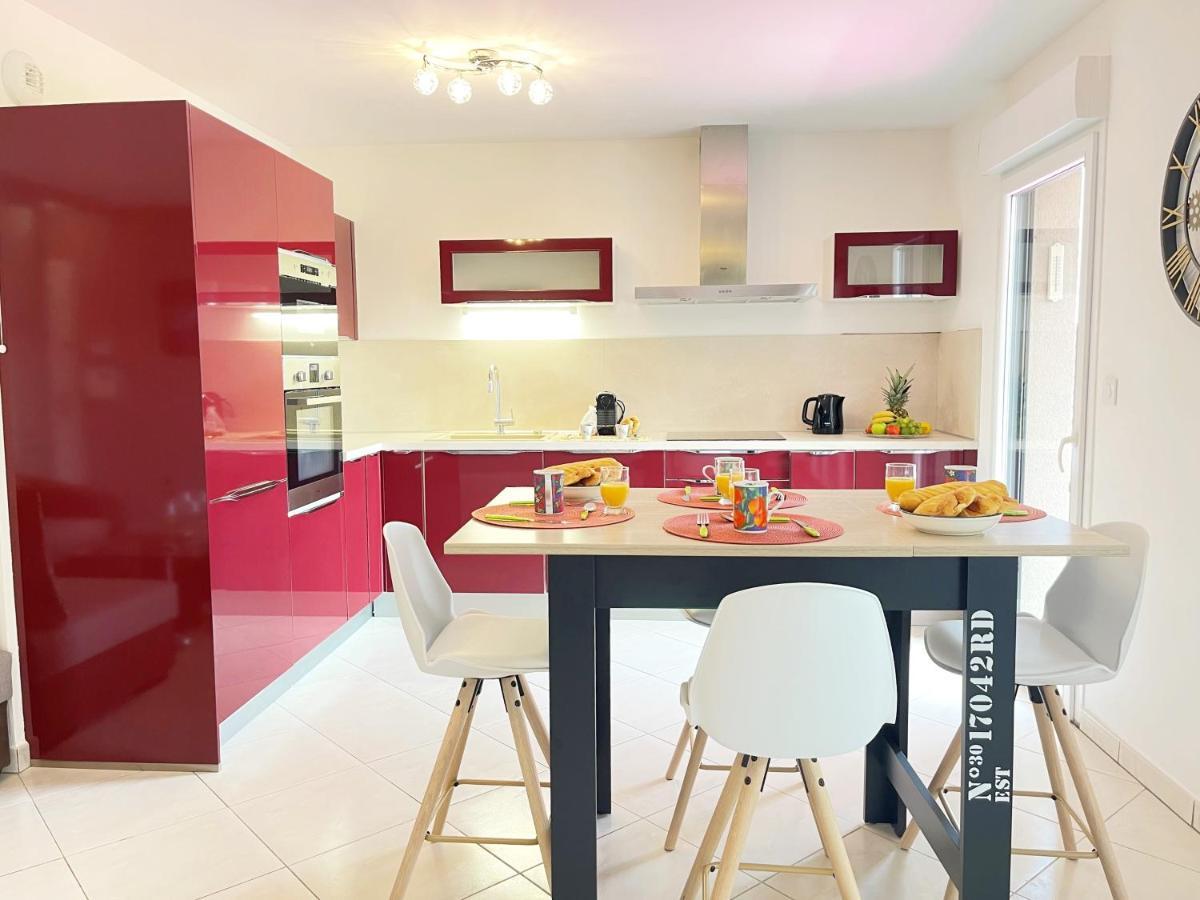 Tres Bel Appartement -Residence Avec Piscine Sur Le Toit Et Vue Panoramique Saint-Raphaël Zewnętrze zdjęcie