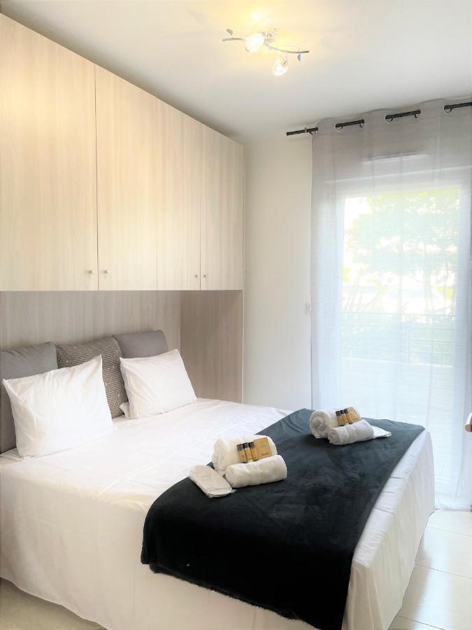 Tres Bel Appartement -Residence Avec Piscine Sur Le Toit Et Vue Panoramique Saint-Raphaël Zewnętrze zdjęcie