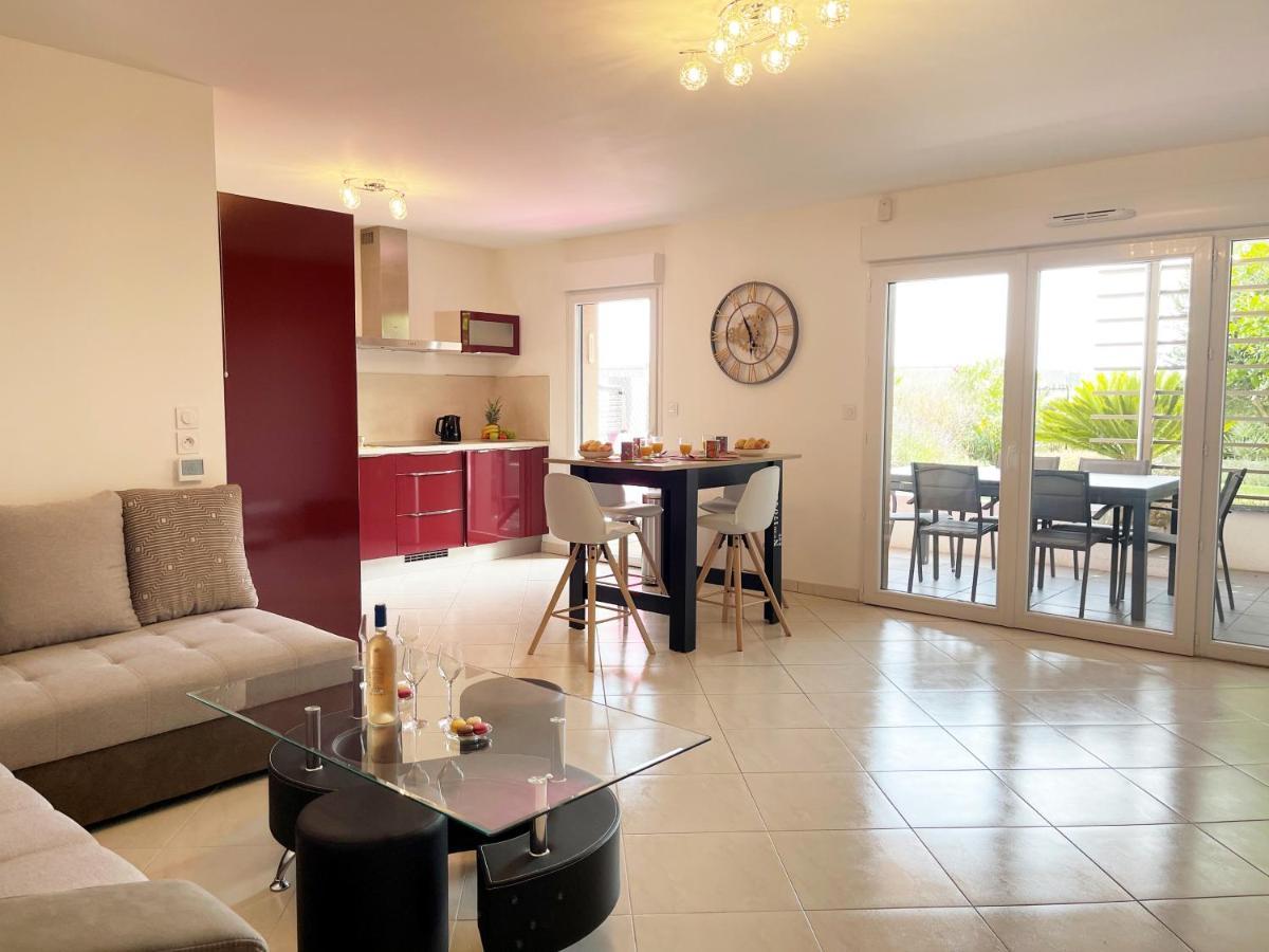 Tres Bel Appartement -Residence Avec Piscine Sur Le Toit Et Vue Panoramique Saint-Raphaël Zewnętrze zdjęcie